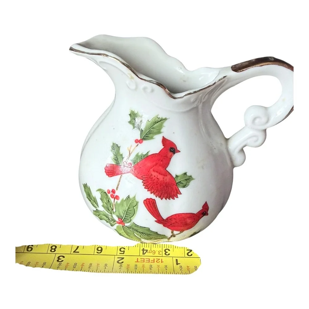 Vintage Lefton Cardinal Pitcher 04545 White Red Gold Trim‎ Holly Berry 1984
